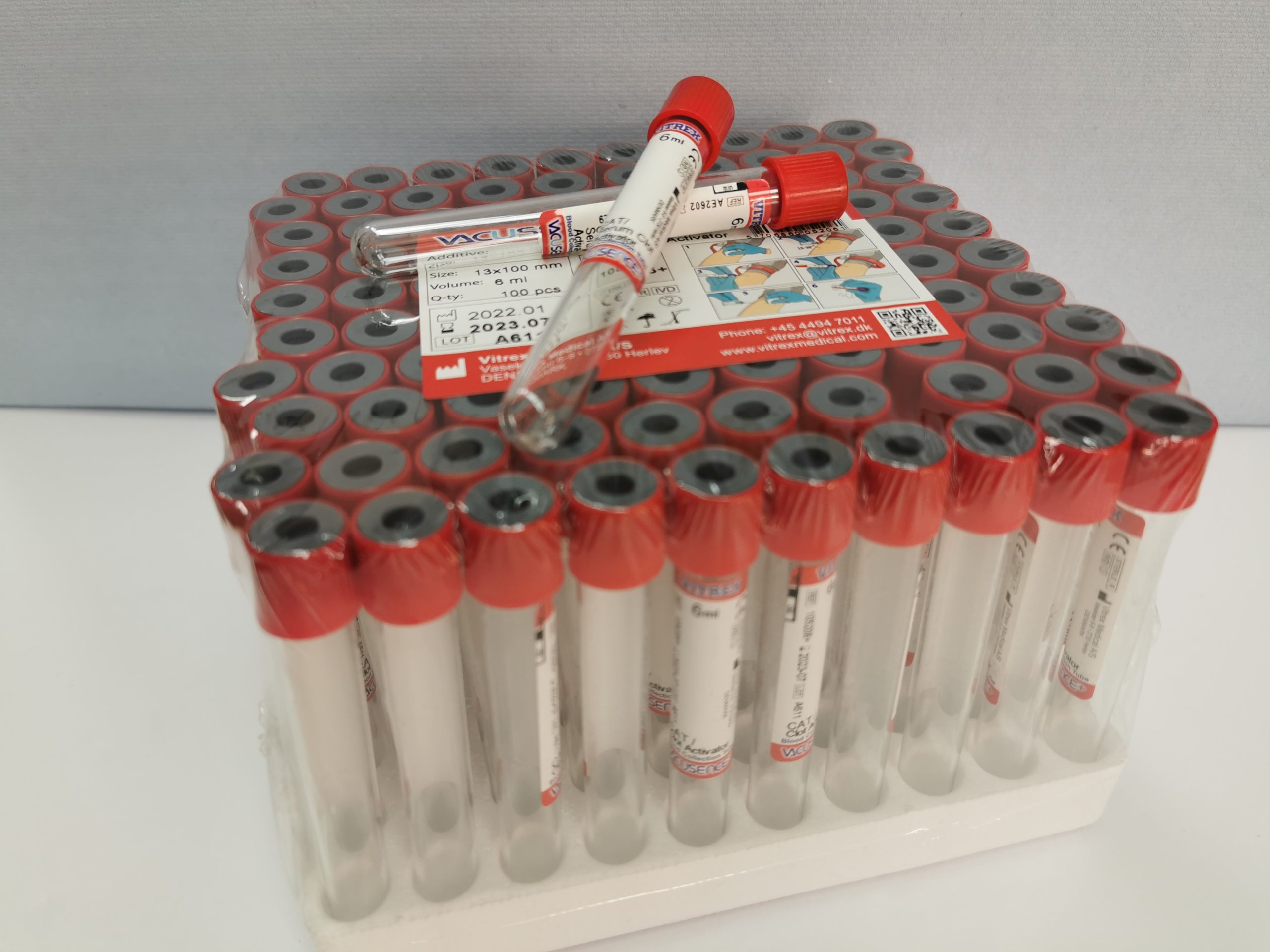 Tub de recoltare (vacutainer) biochimie VACUSENCE+ rosu, 4 ml, 13×100, Ser Clot Activator